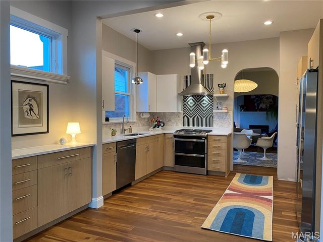 7715 Suffolk Avenue, Shrewsbury, MO 63119