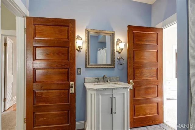 7715 Suffolk Avenue, Shrewsbury, MO 63119