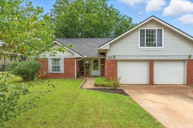 2013 Edgewood Drive, Edmond, OK 73013