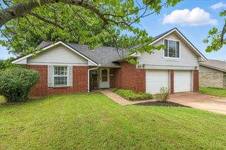 2013 Edgewood Drive, Edmond, OK 73013