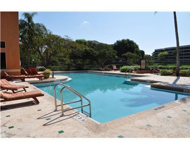 1725 Palm Cove Boulevard 104, Delray Beach, FL 33445