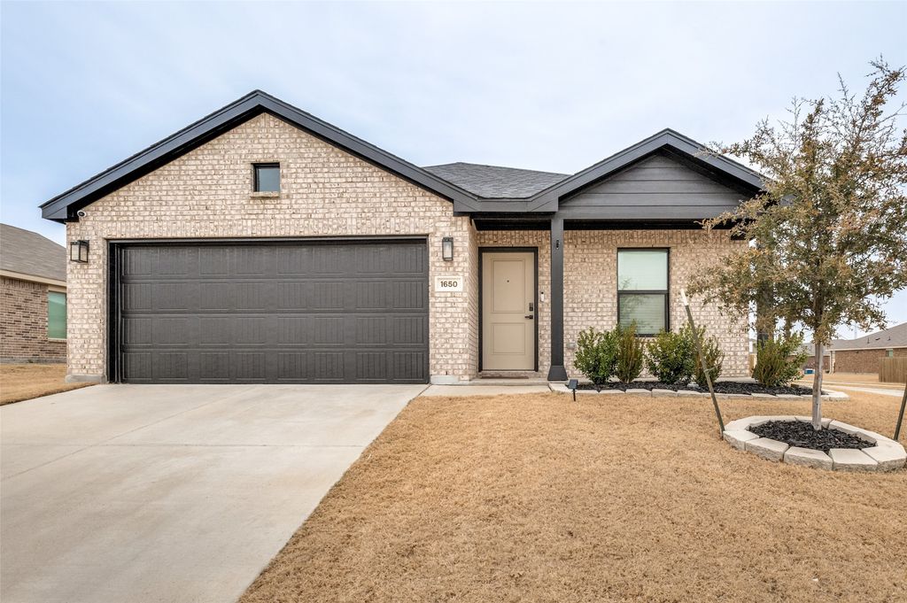 1650 Woodbrook Lane, Hutchins, TX 75141