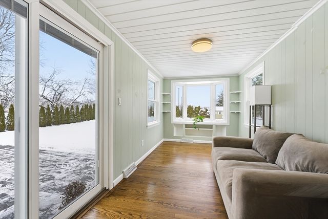 750 Amostown Road, West Springfield, MA 01089