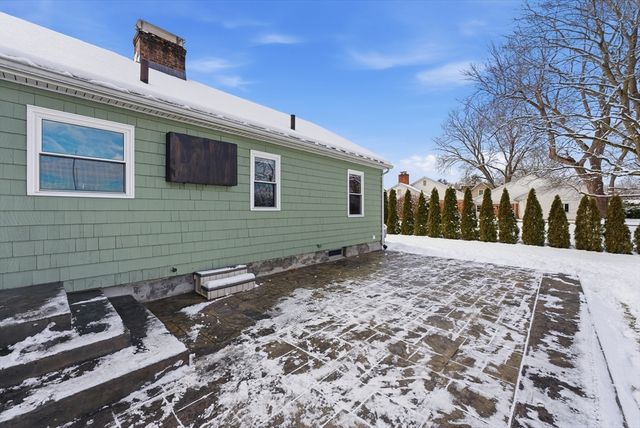 750 Amostown Road, West Springfield, MA 01089