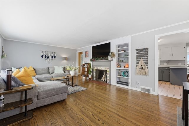 750 Amostown Road, West Springfield, MA 01089