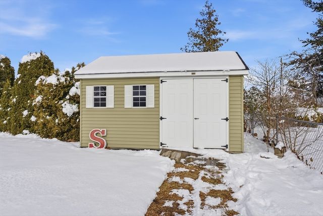 750 Amostown Road, West Springfield, MA 01089