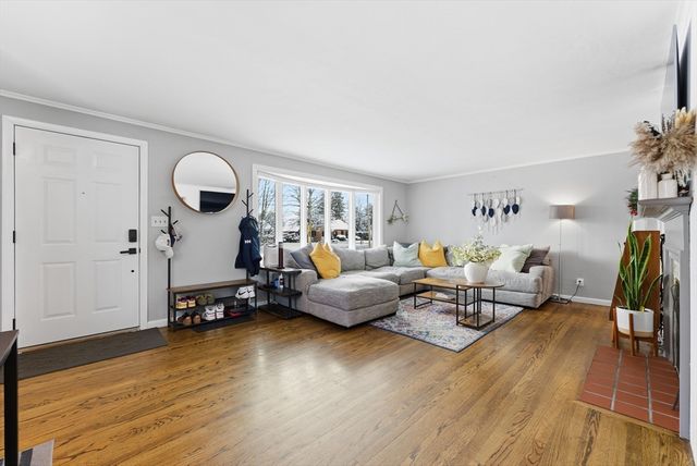 750 Amostown Road, West Springfield, MA 01089