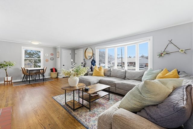 750 Amostown Road, West Springfield, MA 01089