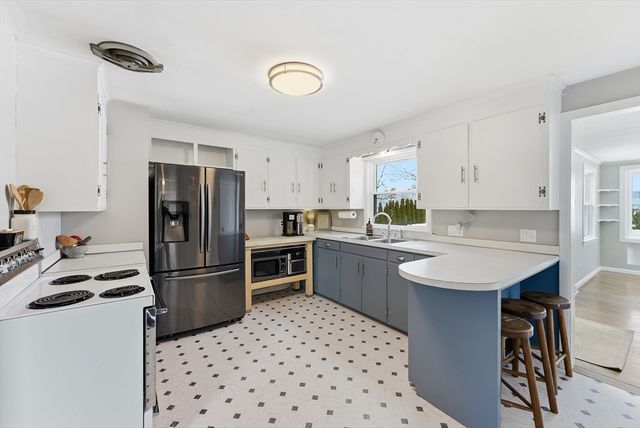 750 Amostown Road, West Springfield, MA 01089