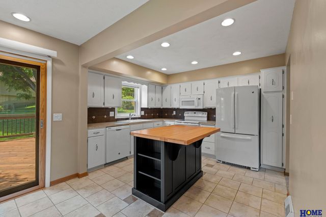 306 N 154th Street, Omaha, NE 68154