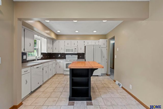 306 N 154th Street, Omaha, NE 68154