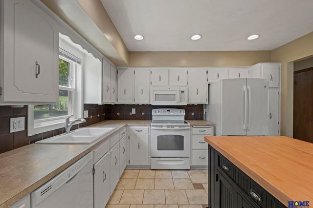 306 N 154th Street, Omaha, NE 68154