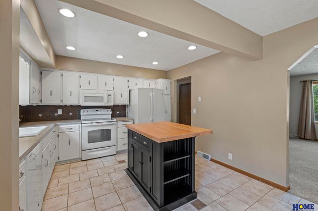 306 N 154th Street, Omaha, NE 68154