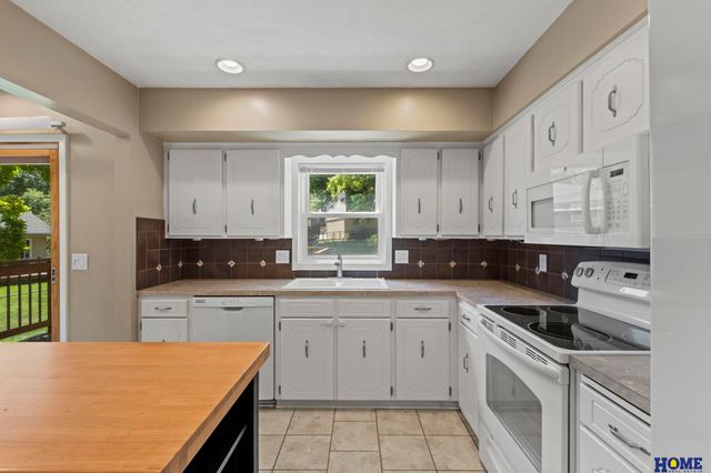306 N 154th Street, Omaha, NE 68154
