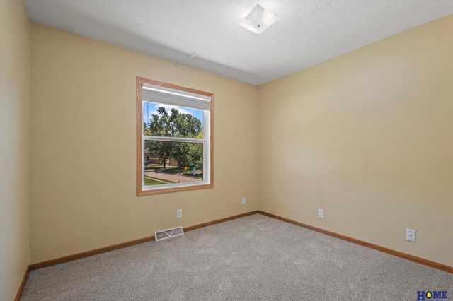 306 N 154th Street, Omaha, NE 68154