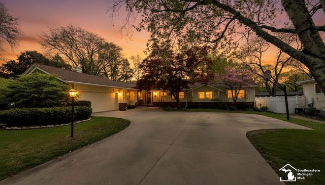 1566 Riverview Avenue, Monroe, MI 48162