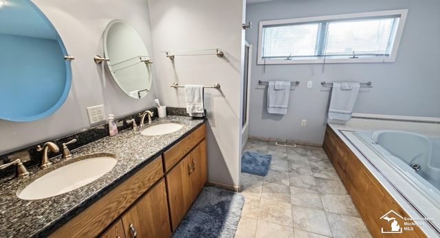 1566 Riverview Avenue, Monroe, MI 48162
