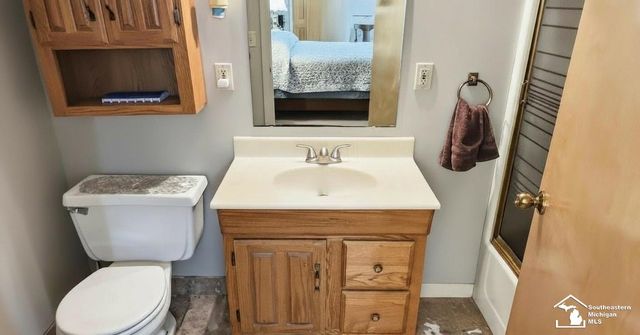1566 Riverview Avenue, Monroe, MI 48162