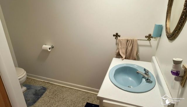 1566 Riverview Avenue, Monroe, MI 48162