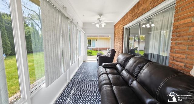 1566 Riverview Avenue, Monroe, MI 48162
