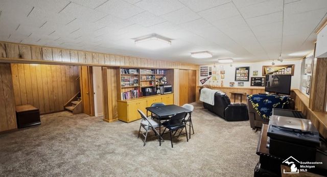 1566 Riverview Avenue, Monroe, MI 48162