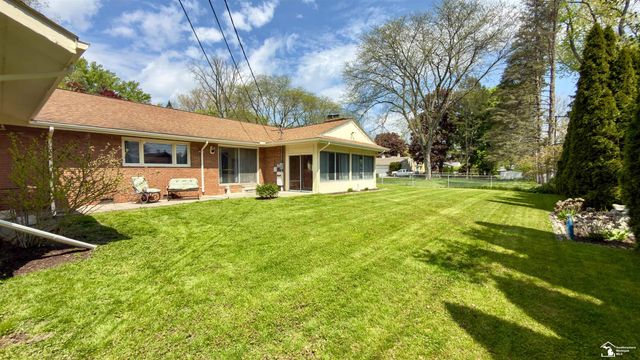 1566 Riverview Avenue, Monroe, MI 48162