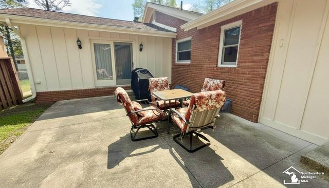 1566 Riverview Avenue, Monroe, MI 48162