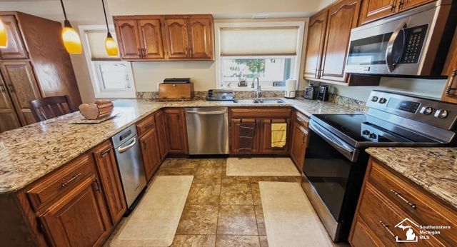 1566 Riverview Avenue, Monroe, MI 48162