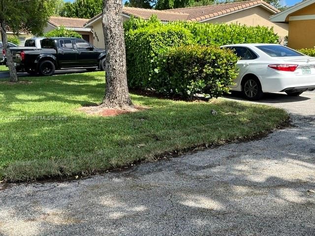 8444 NW 23rd Mnr E, Coral Springs, FL 33065