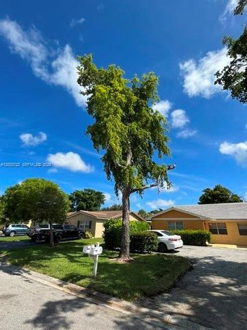 8444 NW 23rd Mnr E, Coral Springs, FL 33065