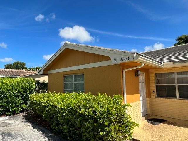 8444 NW 23rd Mnr E, Coral Springs, FL 33065