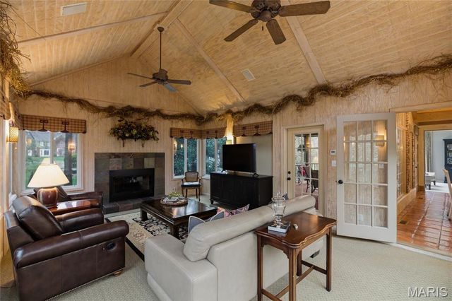 15838 Barons Way Drive, Chesterfield, MO 63017