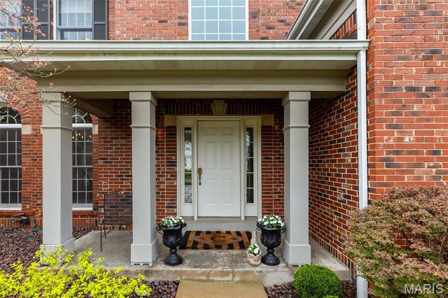 15838 Barons Way Drive, Chesterfield, MO 63017