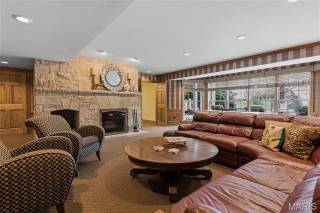 15838 Barons Way Drive, Chesterfield, MO 63017