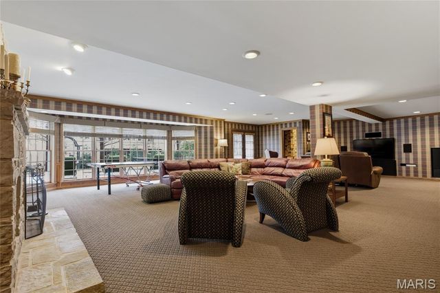 15838 Barons Way Drive, Chesterfield, MO 63017