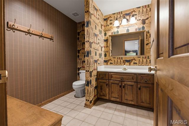 15838 Barons Way Drive, Chesterfield, MO 63017