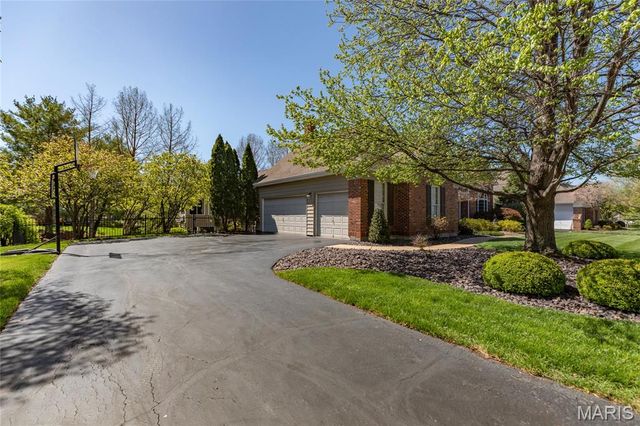 15838 Barons Way Drive, Chesterfield, MO 63017