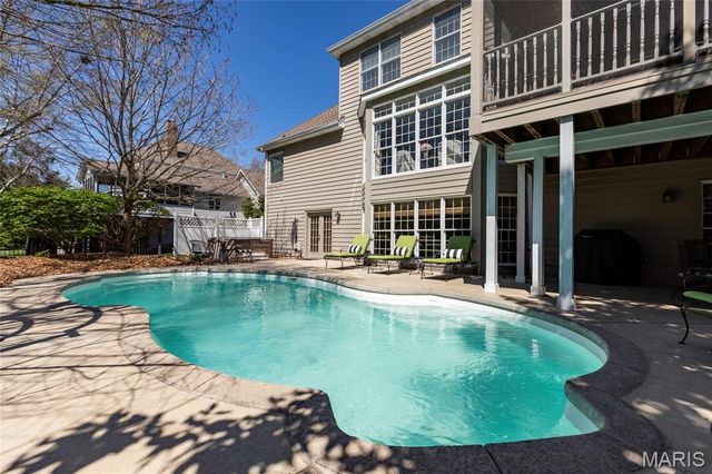 15838 Barons Way Drive, Chesterfield, MO 63017