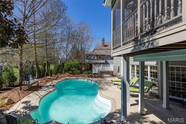 15838 Barons Way Drive, Chesterfield, MO 63017