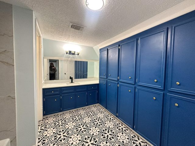 15110 Walters Rd Road, Houston, TX 77068