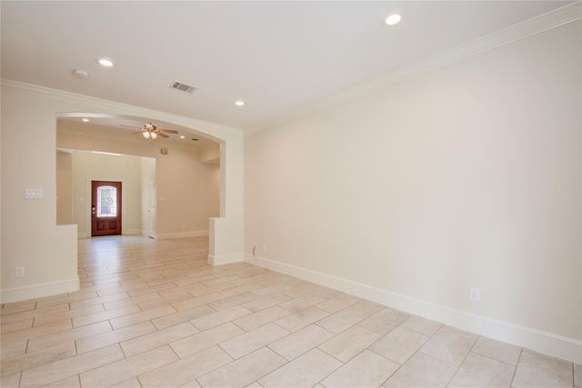 10572 Twin Oak Drive, Conroe, TX 77385