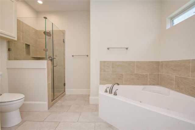 10572 Twin Oak Drive, Conroe, TX 77385