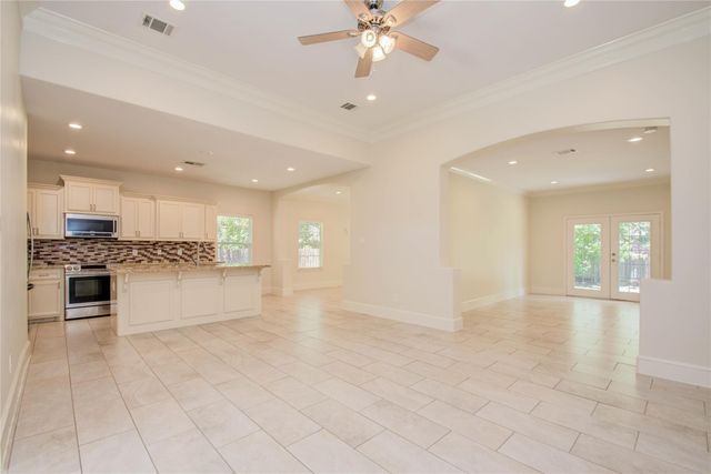 10572 Twin Oak Drive, Conroe, TX 77385