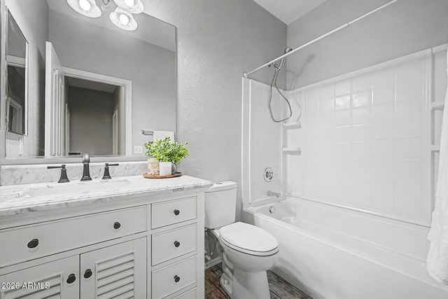 6440 W SOPHIE Lane, Laveen, AZ 85339