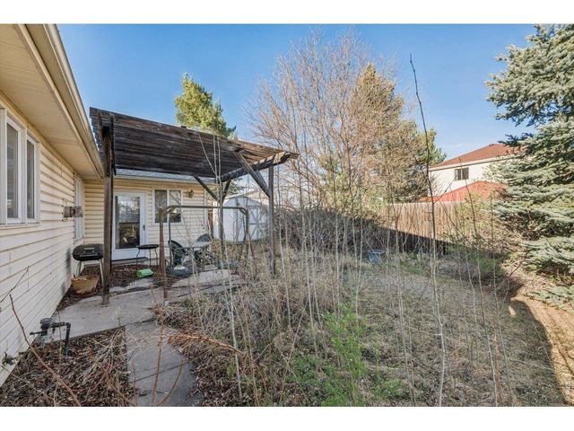 2434 Maplewood Cir W, Longmont, CO 80503