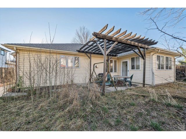 2434 Maplewood Cir W, Longmont, CO 80503