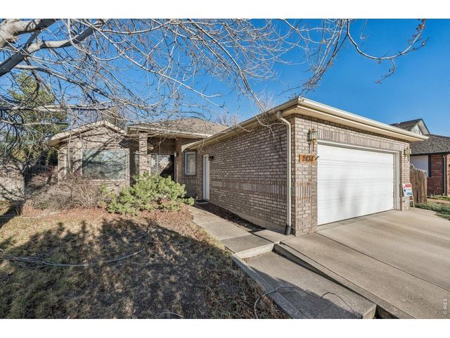 2434 Maplewood Cir W, Longmont, CO 80503