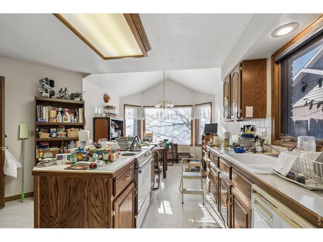 2434 Maplewood Cir W, Longmont, CO 80503