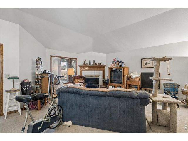 2434 Maplewood Cir W, Longmont, CO 80503