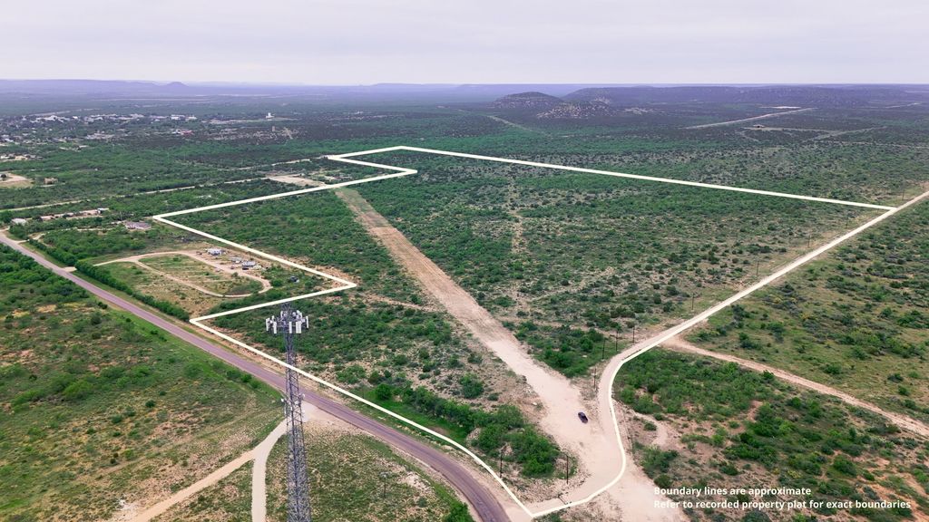 Image 1 of property listing at 11501 Mule Deer Drive, Carlsbad, TX 76934